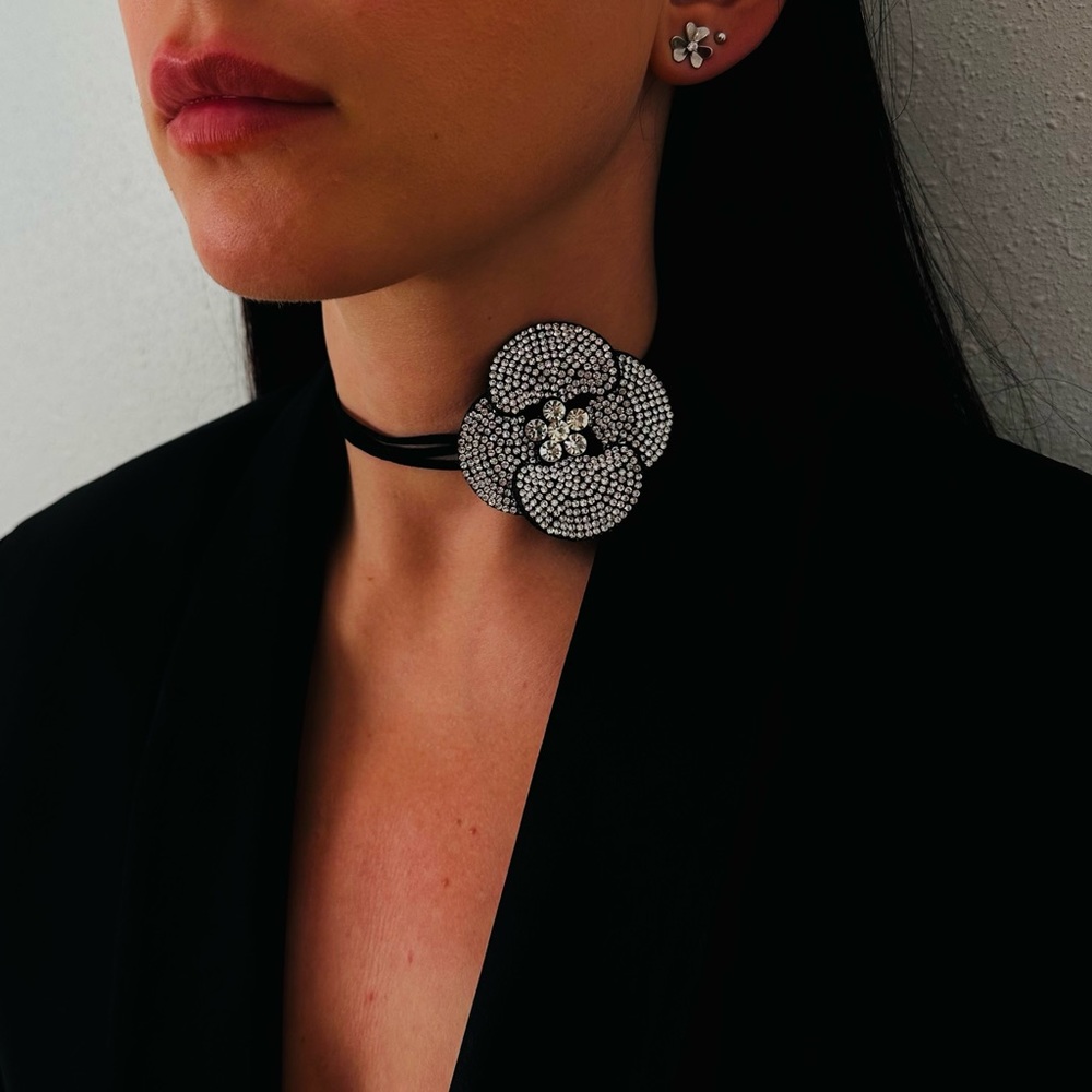 New Rhinestone Flower Large Black Necklace Choker - Picture 4 of 9